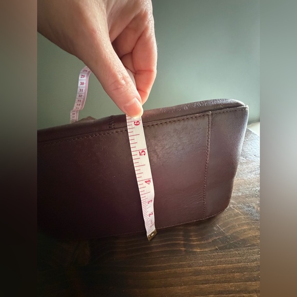 Rare Vintage Adrienne Vittadini Shoulder Bag in Dark Brown Textured Leather - Picture 12 of 16